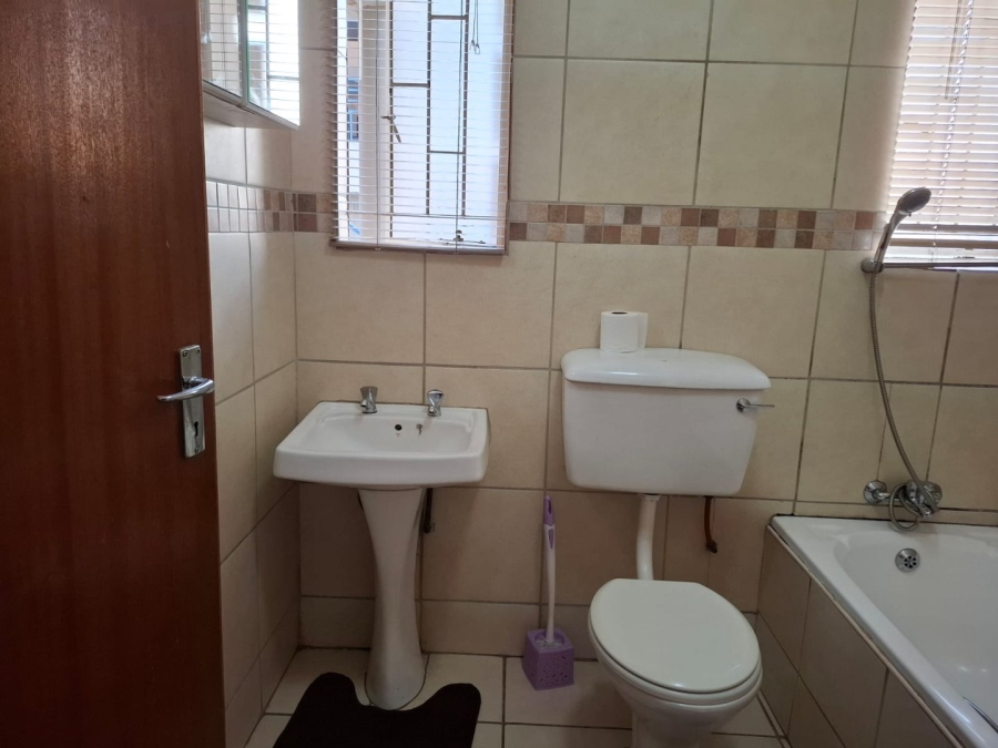 1 Bedroom Property for Sale in Langenhovenpark Free State